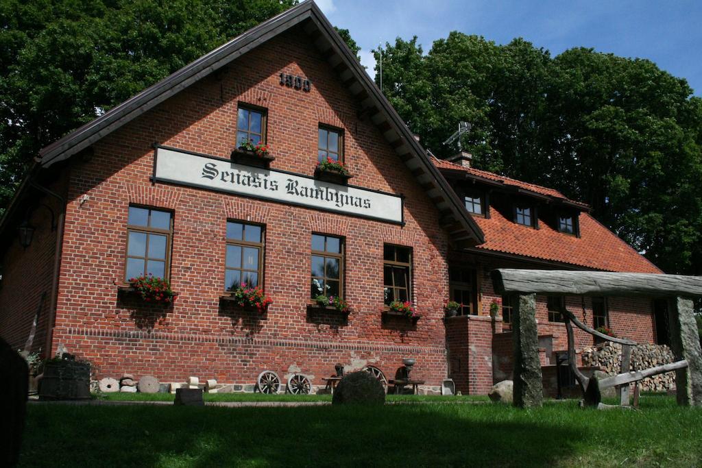 Senasis Rambynas Hotel Lumpenai Exterior foto